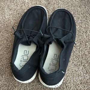 Black Women’s size 8 Hey Dudes